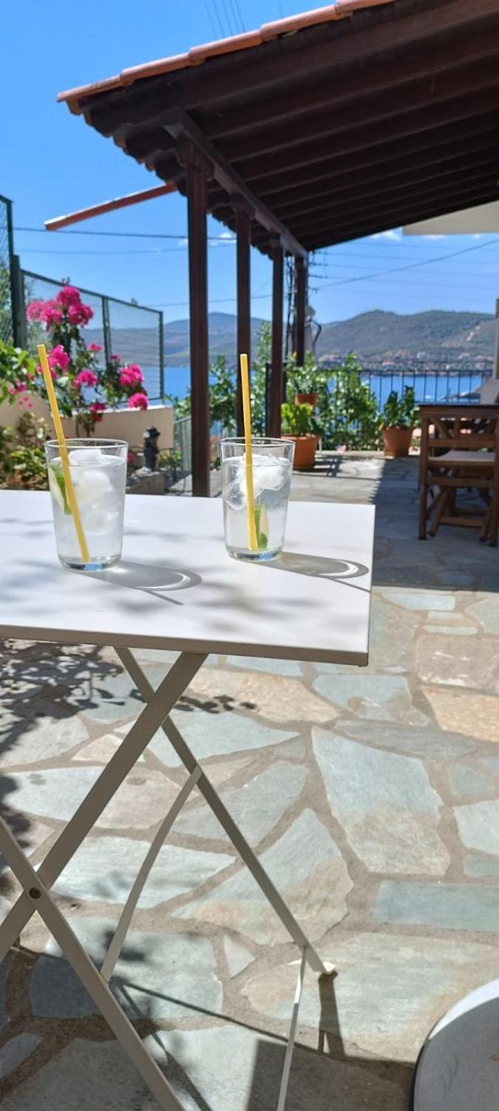 Avli Apartments Пиргадикия Екстериор снимка